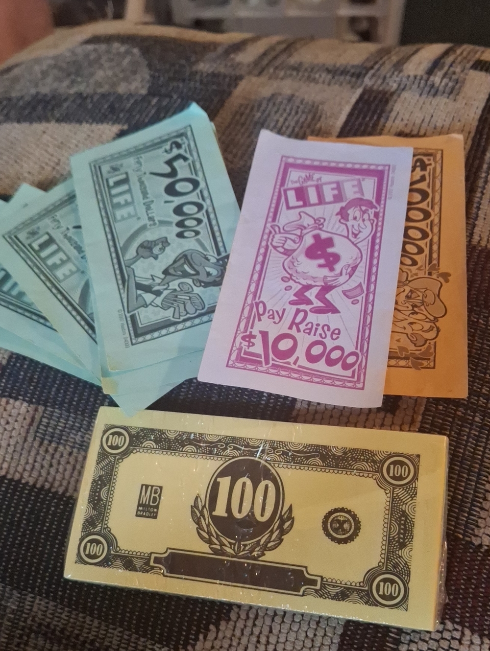 Monopoly LIFE Game Play Money Assorted Colors Pack - Picture 1 of 2